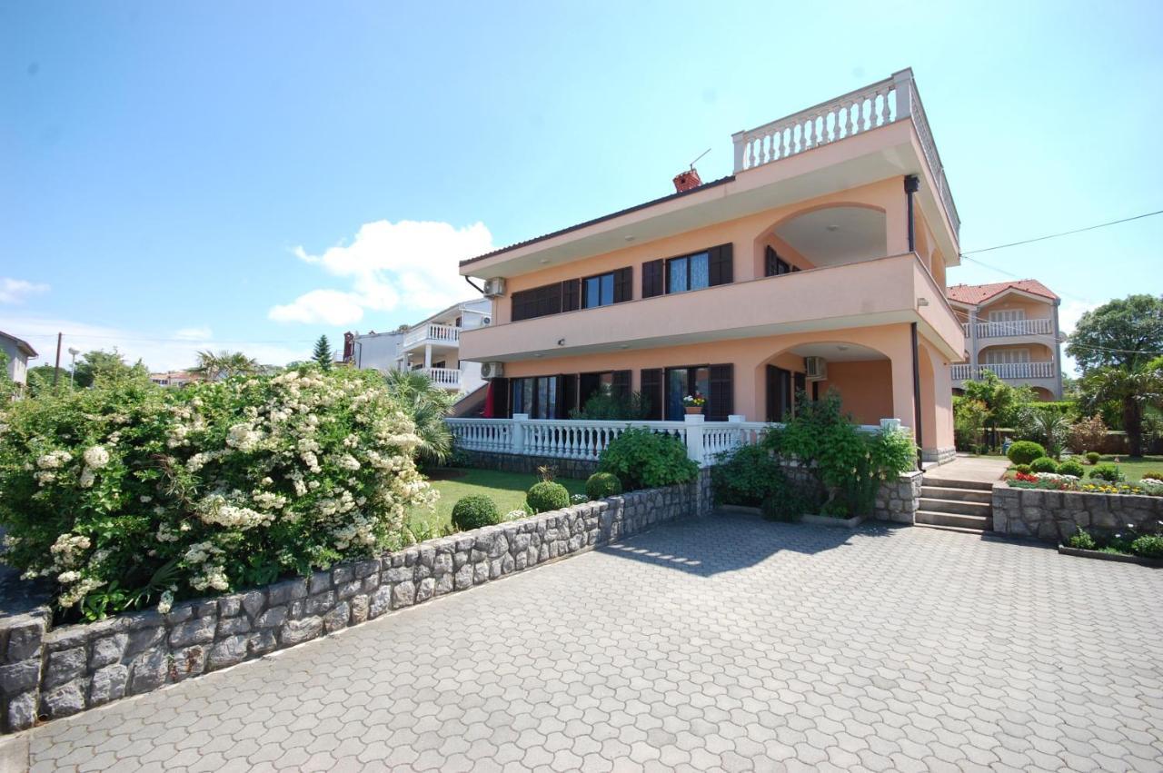 Apartments Andrea By El-Pi Tours Njivice Exterior foto
